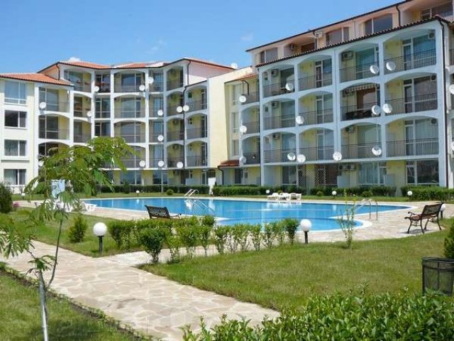 Продается апартамент-студия с видом на море в Болгарии в городе Выборг, фото 1, Жилая недвижимость в дальнем зарубежье