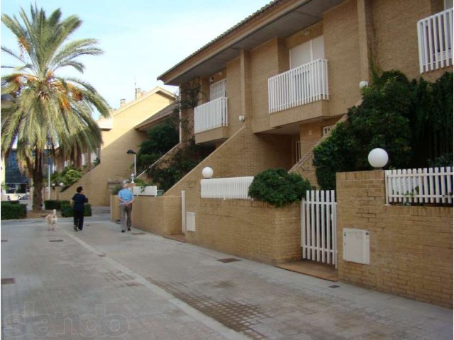 Трёх этажный Таунхаус на берегу моря в Валенсии (Испания) в городе Орёл, фото 1, Жилая недвижимость в дальнем зарубежье