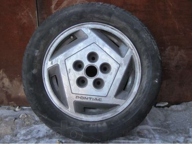 колесо на 15 Pontiac в городе Красноярск, фото 1, стоимость: 2 999 руб.