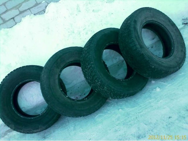 Продам комплект зимних Шин на 265/70 R-16 Нокианн Хакаппелита-4 в городе Тюмень, фото 1, стоимость: 4 000 руб.