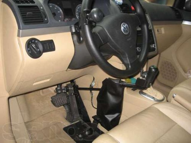 Установка ручного управления на автомобиль. Veigel ручное управление. Машина для инвалидов с ручным управлением. Ручное управление для авто для инвалидов. Японское ручное управление на автомобиль для инвалидов.