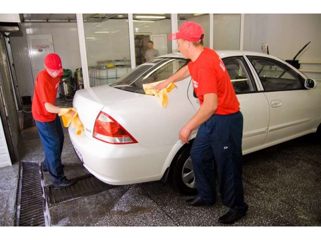 Требуются автомойщики/шиномонтаникм в городе Мурманск, фото 1, стоимость: 0 руб.