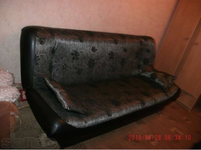 Очень Срочно Продам диван, недорого в городе Иркутск, фото 1, стоимость: 10 000 руб.