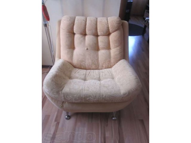 продам два кресла светлой обивки с накидками в городе Майкоп, фото 1, Мягкая мебель