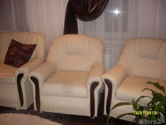 Диван угловой и 2 кресла кожзам в городе Саратов, фото 2, Саратовская область