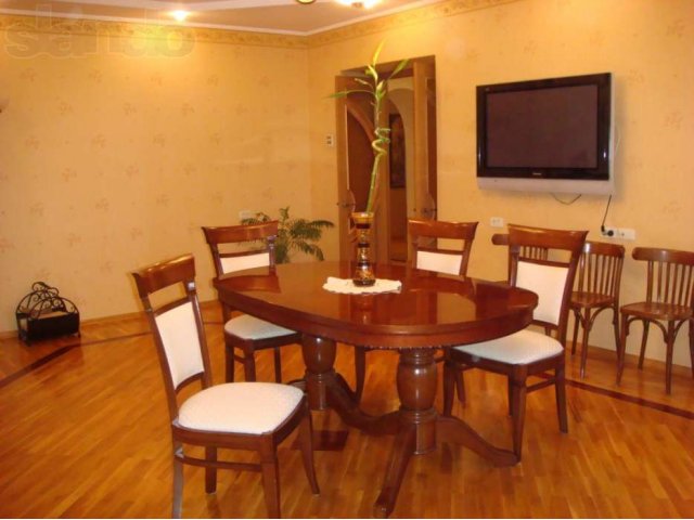 Обеденный стол и четыре стула в городе Архангельск, фото 1, Архангельская область