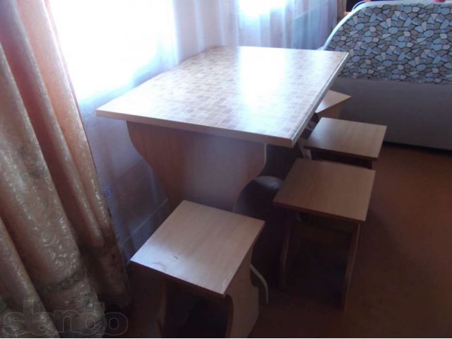 стол и табуретки в отличном состоянии,с доставкой в городе Улан-Удэ, фото 2, Бурятия