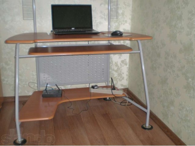 Продаю компьютерный стол в городе Энгельс, фото 1, Столы и стулья