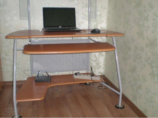 Продаю компьютерный стол в городе Энгельс, фото 2, Саратовская область