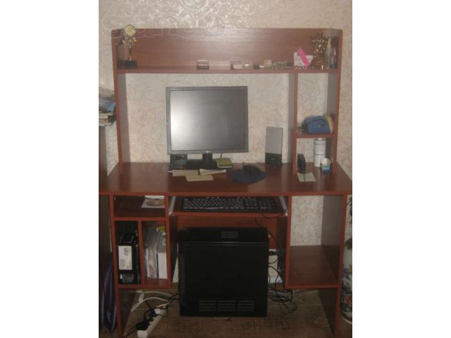 Продам компьютерный стол.Недорого. в городе Благовещенск, фото 1, стоимость: 2 500 руб.