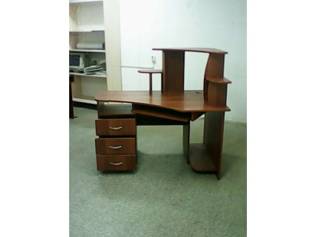 Компьютерный стол в городе Томск, фото 1, стоимость: 2 500 руб.