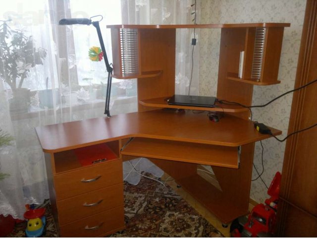 Компьютерный стол в городе Тольятти, фото 1, стоимость: 4 000 руб.