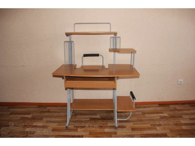 Продаётся компьютерный стол в городе Сургут, фото 1, стоимость: 2 500 руб.