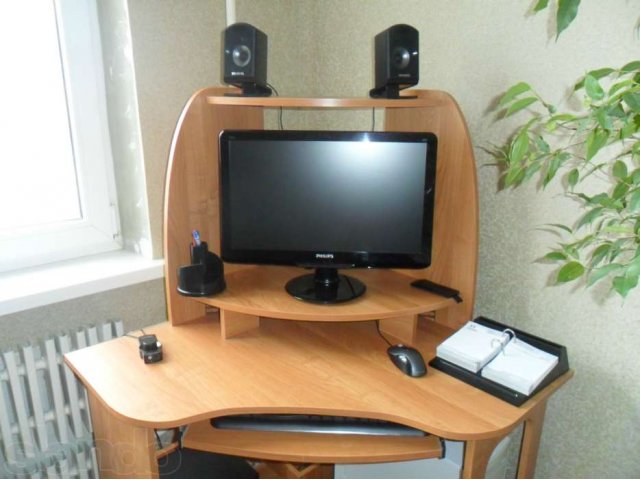 Компьютерный стол в городе Камышин, фото 1, Столы и стулья