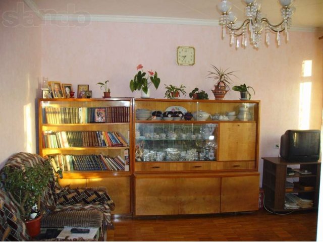 Продаю сервант в городе Балаково, фото 1, стоимость: 1 500 руб.