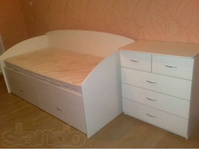 Продам кровать с комодом в городе Тюмень, фото 1, Спальные гарнитуры