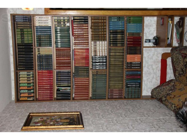 продается книжный шкаф б/у, крепящийся к стене высота 2.57 ширина 1.19 в городе Липецк, фото 1, стоимость: 3 000 руб.