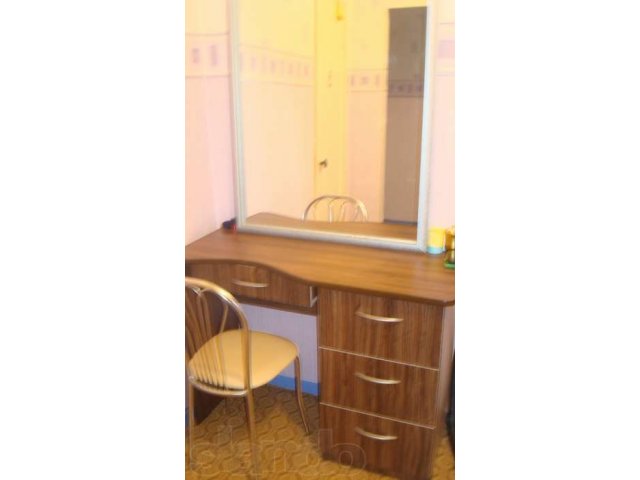 продам туалетный столик в городе Нерюнгри, фото 1, стоимость: 3 000 руб.