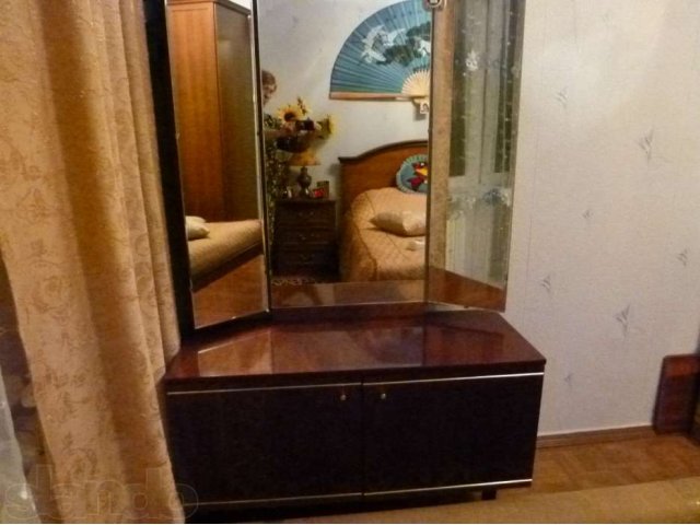 Трюмо с 3 зеркалами в городе Кострома, фото 1, стоимость: 2 500 руб.