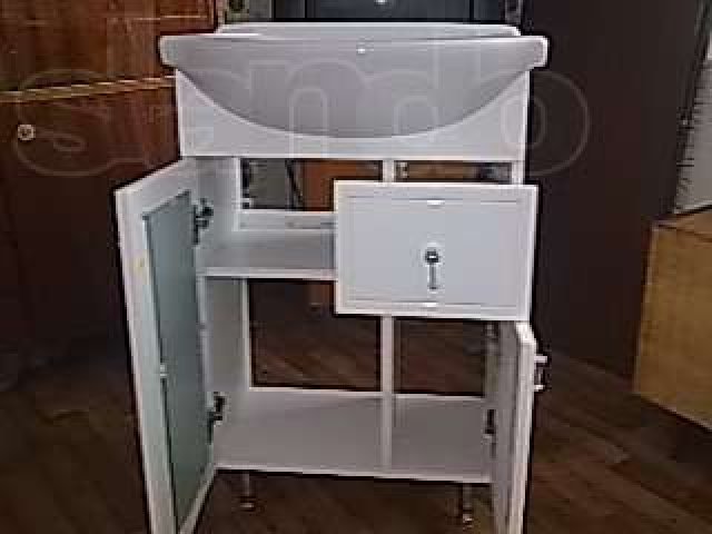 Продаю тумбу с раковиной для ванной комнаты в городе Энгельс, фото 2, стоимость: 3 500 руб.