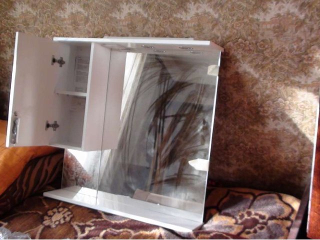 Тумба с раковиной и шкаф навесной новые для ванной в городе Магнитогорск, фото 3, Мебель для ванной комнаты