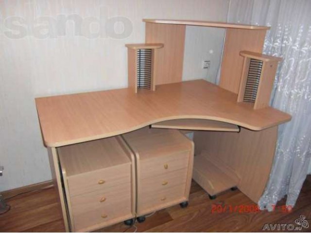 Компьютерный стол в городе Омск, фото 1, стоимость: 3 500 руб.