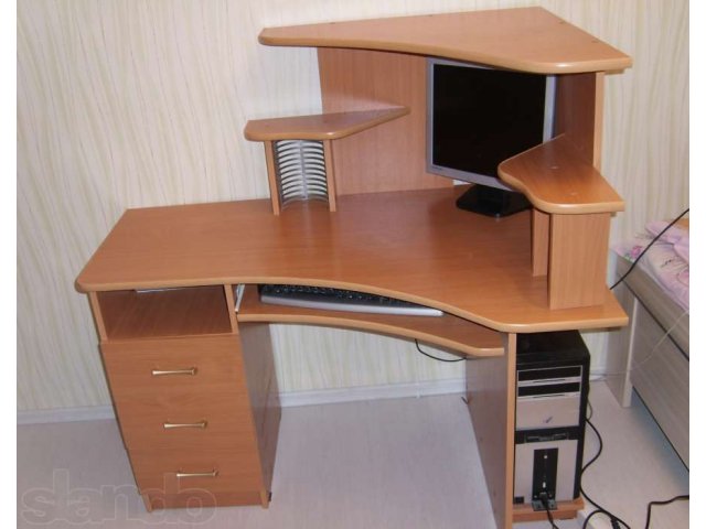 Компьютерный стол в городе Серпухов, фото 1, стоимость: 4 000 руб.