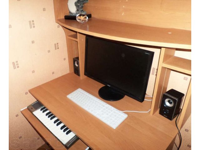Продам компьютерный стол за 3000 руб в городе Великий Новгород, фото 1, Столы