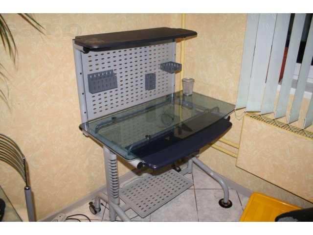 Компьютерный стол в городе Мытищи, фото 2, стоимость: 3 500 руб.