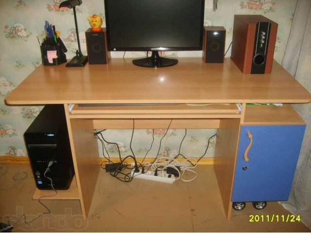Письменный стол в городе Бийск, фото 1, Алтайский край