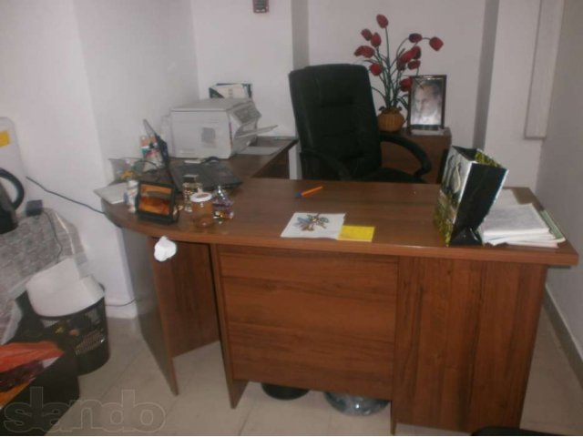 Cтол офисный,угловой,стол тумба,диван в городе Краснодар, фото 1, стоимость: 5 000 руб.