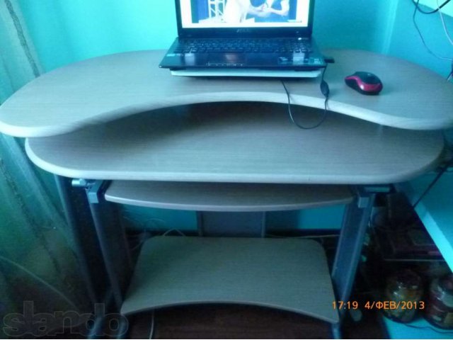 Продам стол компьютерный в городе Абакан, фото 1, стоимость: 2 000 руб.