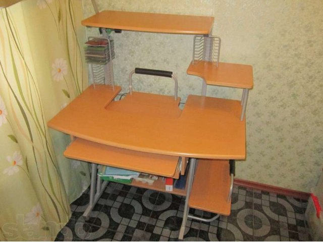 Компьютерный стол в городе Волгоград, фото 1, стоимость: 3 000 руб.