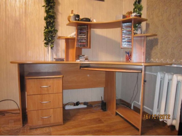 Продам компьютерный стол с тумбочкой в городе Рязань, фото 1, стоимость: 4 000 руб.