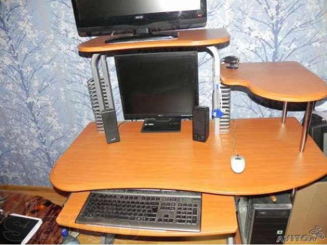 продам компьютерный стол почти новый в городе Уфа, фото 1, Столы