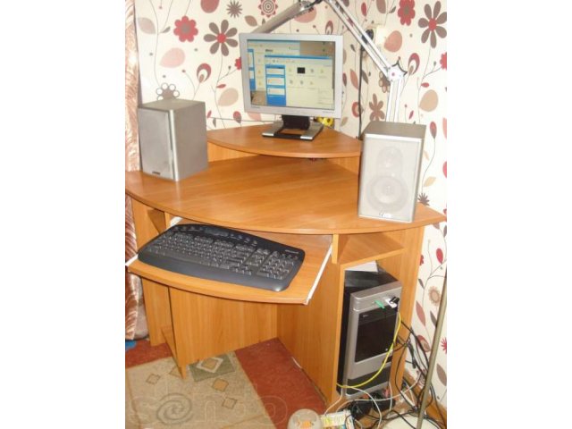 Угловой компьютерный стол в городе Новосибирск, фото 3, Прочая офисная мебель