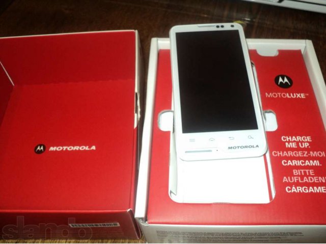 ПРОДАМ смартфон Motorola MOTOLUXS в упаковке в городе Белгород, фото 1, Белгородская область