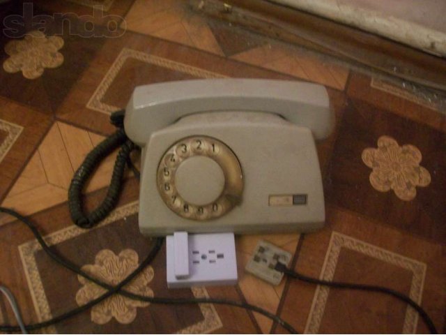 Телефон циферблатный польского производства советских времён в городе Орехово-Зуево, фото 1, стоимость: 100 руб.