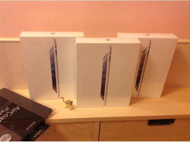 Продам Apple iPad 4 с дисплеем Retina на 32 Гб wi-fi+cellular (белый) в городе Красноярск, фото 1, Планшеты