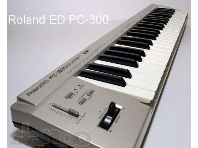 Продам MIDI-клавиатуру Roland PC-300 в городе Камышин, фото 1, стоимость: 2 000 руб.