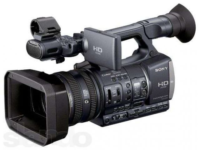 Продается Видеокамера sony AX-2000Е в городе Ижевск, фото 1, стоимость: 90 000 руб.