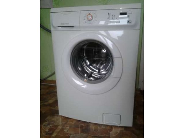 Продаю стиральную машину Electrolux EWF10240W в городе Ангарск, фото 1, стоимость: 7 000 руб.