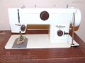 Продам швейную машинку Чайка 134 с ножным приводом и тумбой в городе Красноуральск, фото 1, Свердловская область