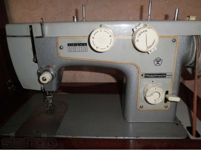 Продаю швейную машину в городе Волгодонск, фото 2, Швейные машины