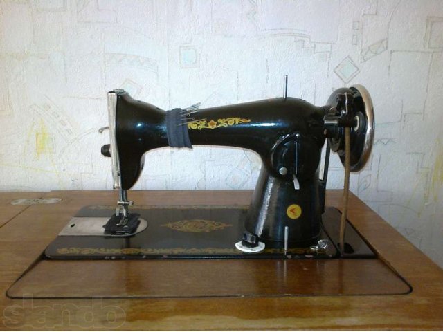 Продаю машину швейную бытовую с ножным приводом 1988 г.вып. г.Подольск в городе Новочебоксарск, фото 2, стоимость: 1 000 руб.