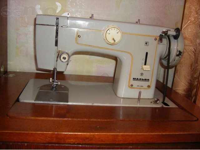 Продается швейная машинка в городе Томск, фото 1, Швейные машины