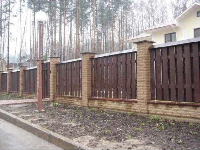 Заборы из профлиста, кирпичные, деревянные, комбинированные в городе Саратов, фото 1, стоимость: 0 руб.