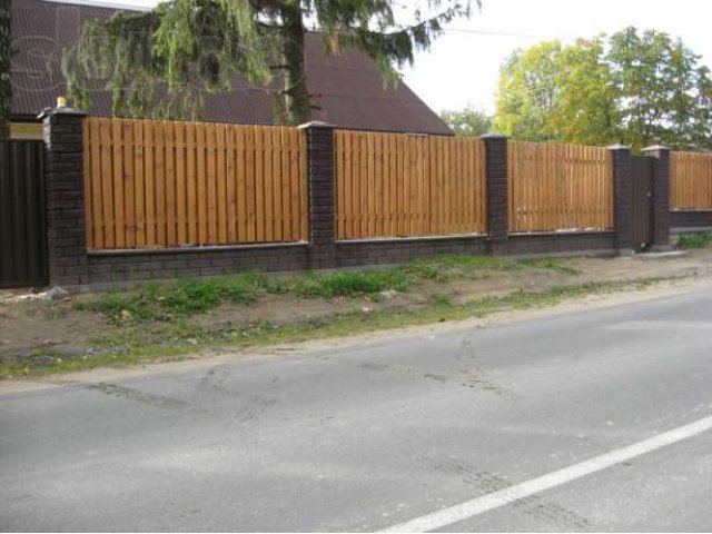 Заборы из профлиста, кирпичные, деревянные, комбинированные в городе Саратов, фото 4, стоимость: 0 руб.