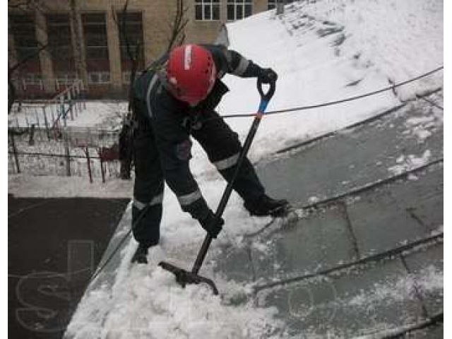 Очистка кровли от снега в городе Вологда, фото 1, стоимость: 0 руб.