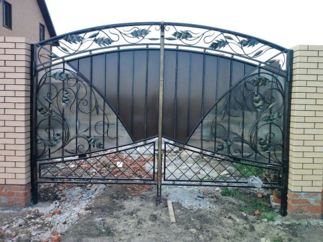 изготовлю двери, ворота, кованные изделия любой сложности в городе Таганрог, фото 4, Готовые конструкции